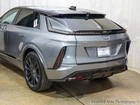 New 2026 Cadillac Lyriq V image 6