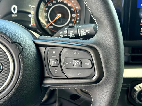 Used 2025 Jeep Wrangler Unlimited Rubicon image 15