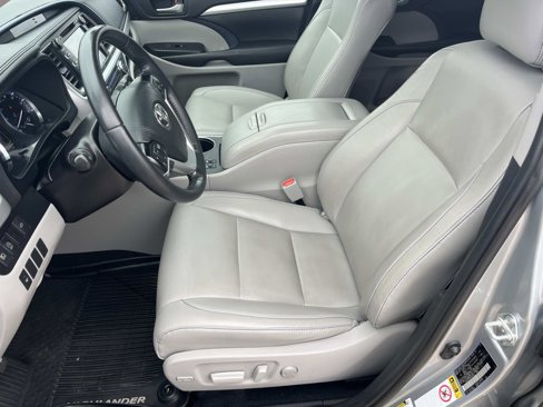 Used 2019 Toyota Highlander XLE image 10