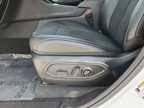 New 2025 Jeep Grand Cherokee Altitude image 14