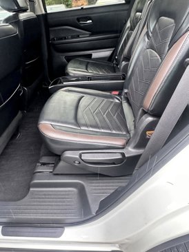 Used 2022 Nissan Pathfinder Platinum image 18