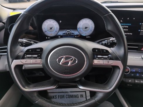 Used 2023 Hyundai Elantra Limited w/ Cargo Package image 21