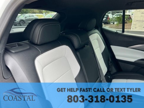 New 2025 Chevrolet Equinox EV LT image 24
