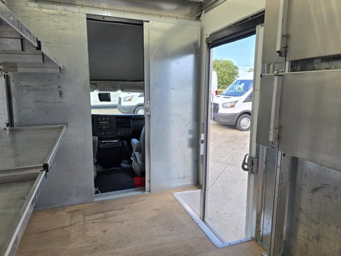 Used 2023 Chevrolet Express 3500 w/ Power Convenience Package image 17