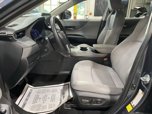 Used 2023 Toyota Venza LE image 10