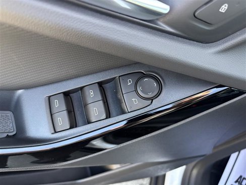 New 2026 Chevrolet Equinox LT w/ Convenience Package II image 8
