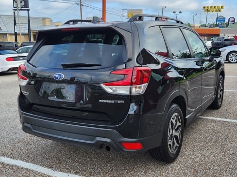 Used 2023 Subaru Forester Premium image 8