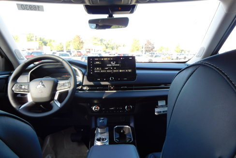 New 2025 Mitsubishi Outlander SE image 31