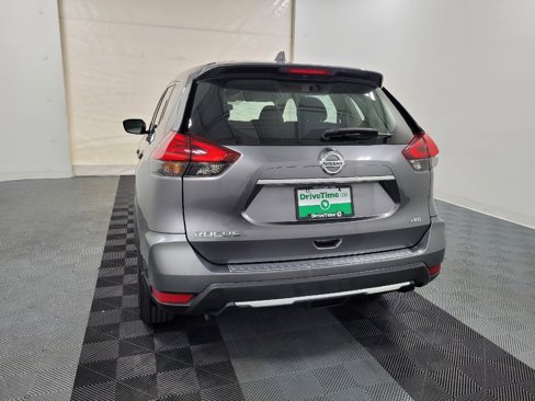 Used 2017 Nissan Rogue S image 6