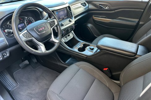Used 2023 GMC Acadia SLE w/ Elevation Edition image 9