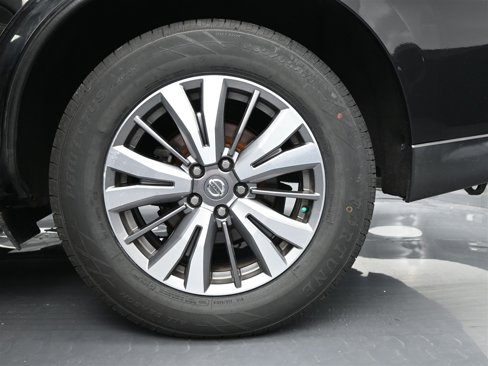 Used 2020 Nissan Pathfinder SV image 19