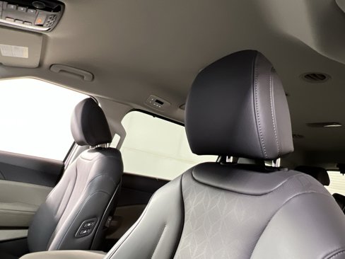 New 2026 Kia Carnival EX image 22