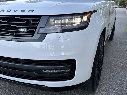 New 2025 Land Rover Range Rover Autobiography image 9
