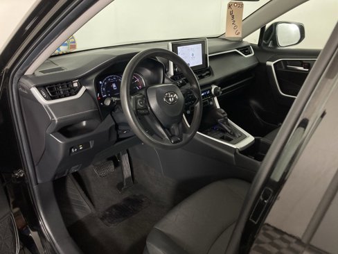 Used 2023 Toyota RAV4 XLE image 12