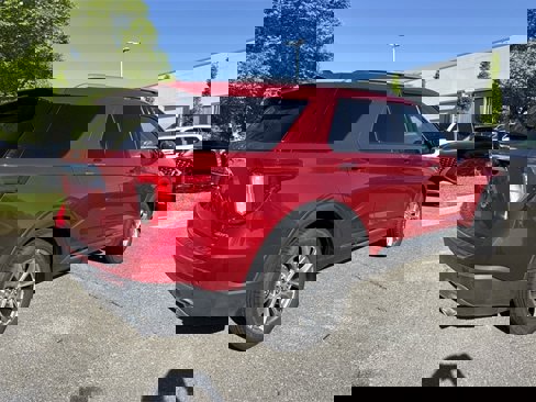 Used 2022 Ford Explorer Limited image 3