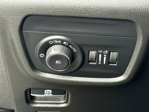Used 2022 Jeep Grand Cherokee L Limited image 6
