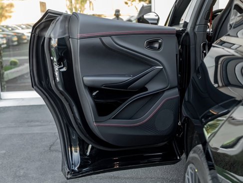 Used 2025 Aston Martin DBX 707 image 17