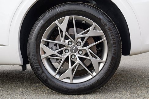 Used 2025 Genesis GV70 2.5T w/ Select Package image 14
