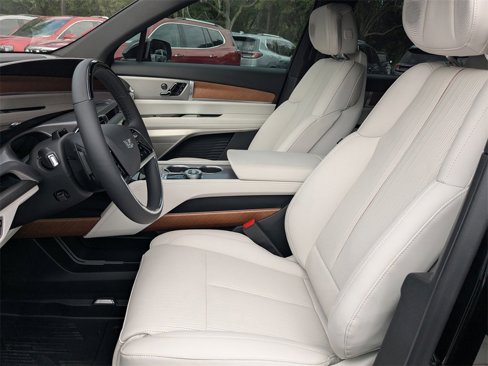 New 2026 Cadillac Vistiq Luxury w/ LPO, Floor Liner Package image 25
