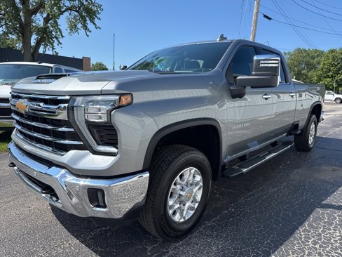 Used 2025 Chevrolet Silverado 3500 LTZ w/ LTZ Plus Package image 3
