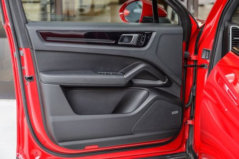 Used 2021 Porsche Cayenne image 49