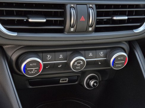 New 2025 Alfa Romeo Giulia AWD w/ Driving Assist Package image 14