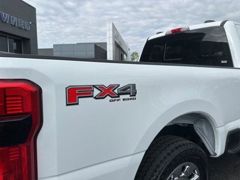 Certified 2024 Ford F250 Lariat w/ Chrome Package image 10
