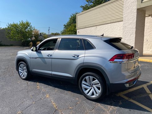 Used 2021 Volkswagen Atlas Cross Sport SE image 3