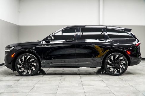 Used 2024 Lincoln Nautilus Reserve w/ Equipment Group 202A image 10