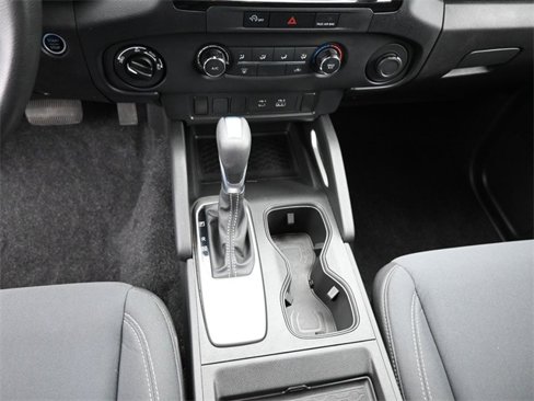 Used 2024 Nissan Frontier SV image 31