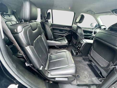 Used 2022 Jeep Grand Cherokee L Limited image 28