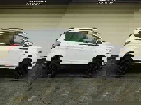 Used 2018 Ford Escape SE image 5