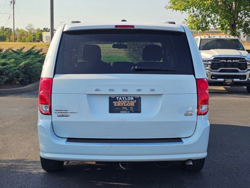 Used 2017 Dodge Grand Caravan SXT image 6