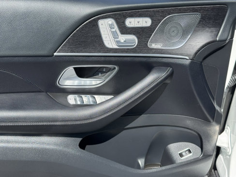 New 2026 Mercedes-Benz GLS 450 4MATIC image 9