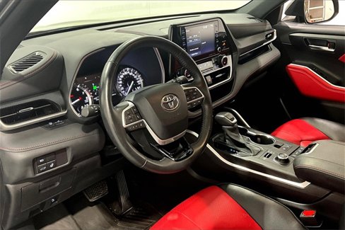 Used 2022 Toyota Highlander XSE image 17