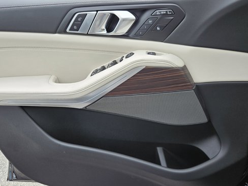 New 2026 BMW X7 xDrive40i w/ M Sport Package image 38