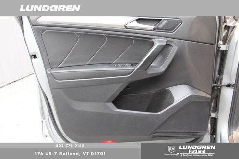 Used 2023 Volkswagen Tiguan SE image 11