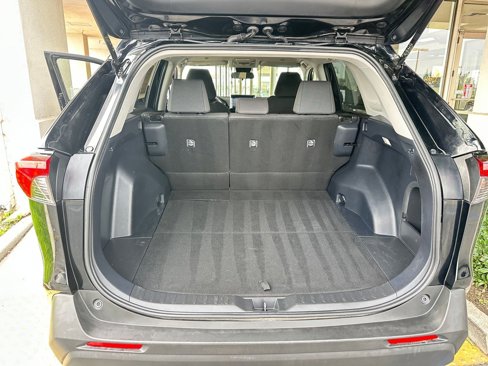 Used 2025 Toyota RAV4 LE image 31