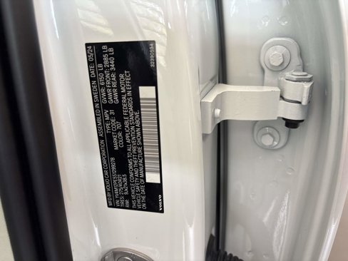 Used 2025 Volvo XC90 B5 Plus w/ Protection Package Premier image 32