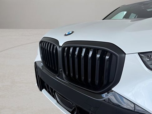 New 2026 BMW X5 xDrive40i w/ M Sport Package image 2