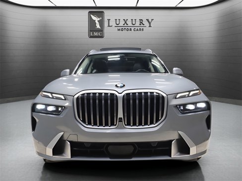 Used 2023 BMW X7 xDrive40i w/ Premium Package image 2