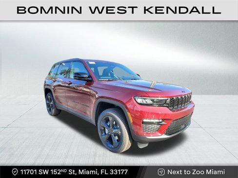 Used 2025 Jeep Grand Cherokee Limited w/ Black Appearance Package image 2
