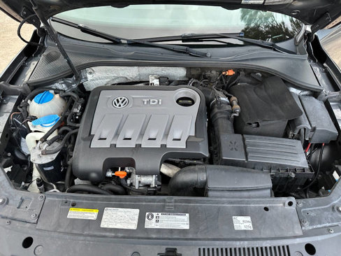 Used 2013 Volkswagen Passat TDI SEL Premium image 24