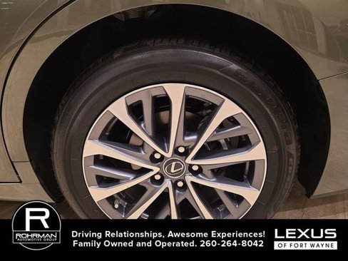 New 2025 Lexus ES 350 w/ Premium Package image 12