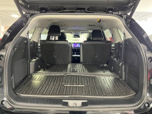 Used 2023 Toyota Highlander Limited image 50