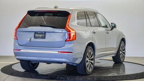 Certified 2025 Volvo XC90 B6 Plus image 5
