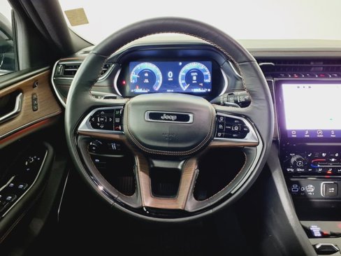 Used 2024 Jeep Grand Cherokee Summit w/ Luxury Tech Group V image 15