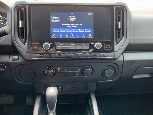 Used 2025 Nissan Frontier S image 14