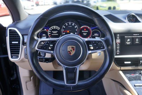 Used 2021 Porsche Cayenne w/ Premium Package image 13