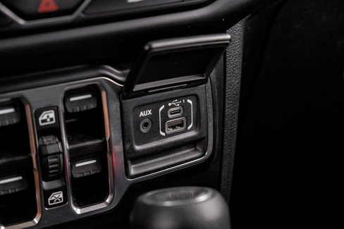 Used 2022 Jeep Wrangler Unlimited Sahara w/ Cold Weather Group image 38